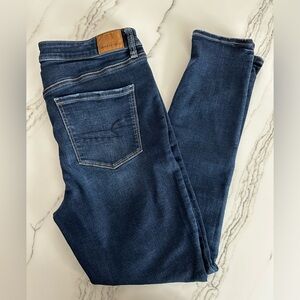 American Eagle dark super stretch denim jeggings size 12.